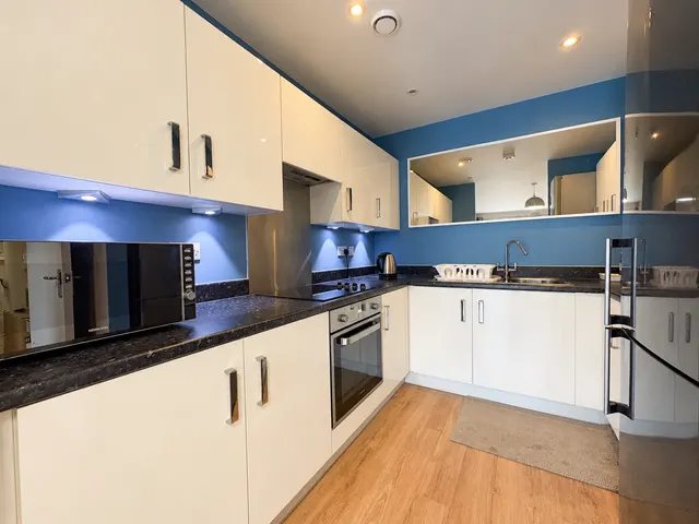Featherstone Road, Southall, UB2, photo 3