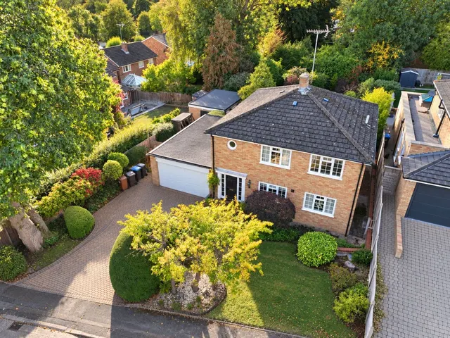 5 bedroom house, Marlborough Close, Welwyn, AL6