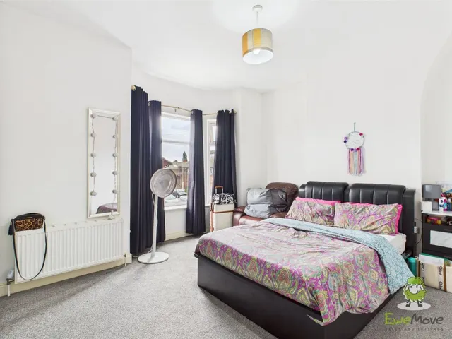Derrington Avenue, Crewe, CW2, photo 3