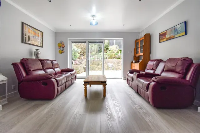 Photo 3 — Cranmore Gardens, Aldershot, Hampshire, GU11 3BQ