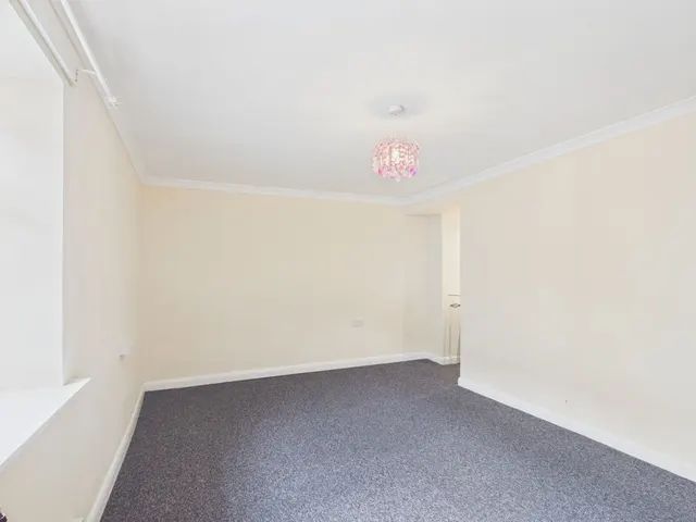 Kingshill road, SN1, photo 3