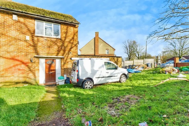 Photo 2 — Arnhem Drive, Croydon, Surrey, CR0