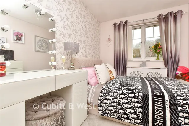 Greenacres, Lower Kingswood, KT20, photo 2