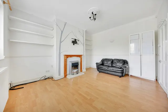 Photo 3 — 161 Gavestone Road, Greenwich, London, SE12 9BH