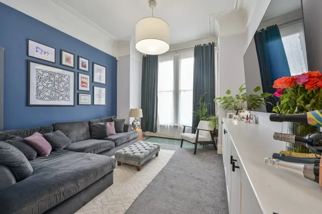 Photo 2 — Flat 2, 90 West Hill, London