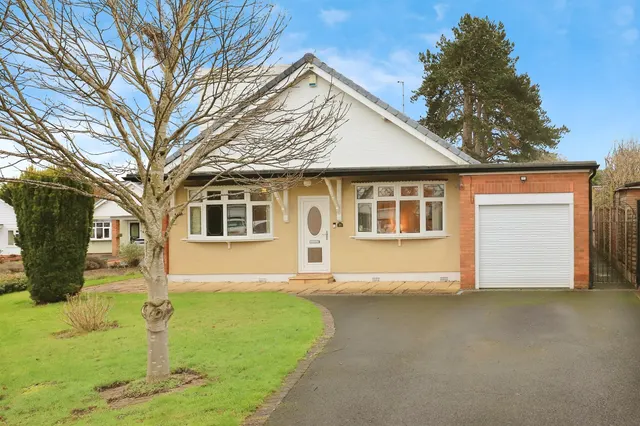Hazelwood Close, Kidderminster, photo 1