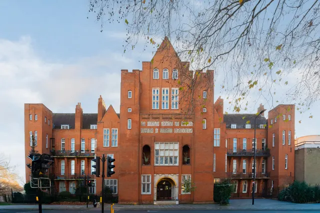 Photo 2 — 11 Belgrave House, 1-7 Clapham Road, London