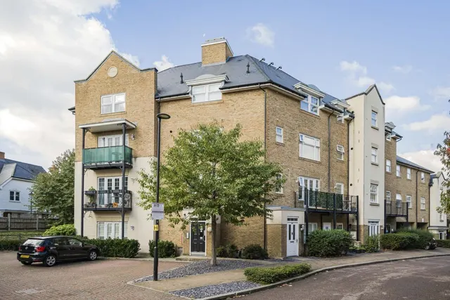 Wells View Drive, Bromley, photo 1