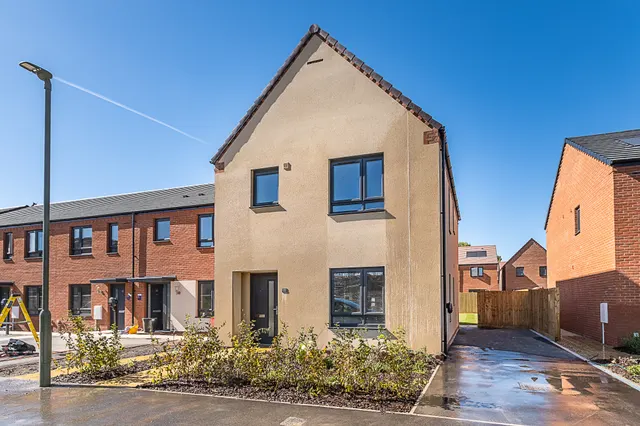 3 bedroom property, Roundhouse Road, Didcot, OX11