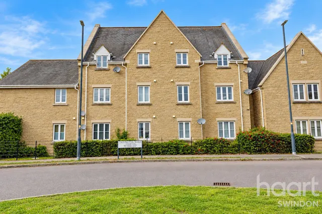 2 bedroom flat, Callington Road, Swindon, SN25