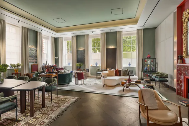 Photo 2 — Grosvenor Square, Mayfair, London