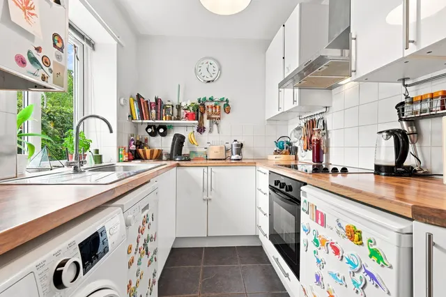 Hillyfields, Loughton, IG10, photo 3