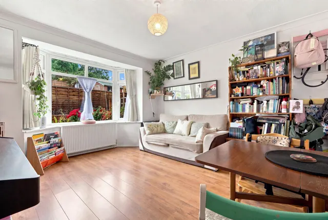 Hillyfields, Loughton, IG10, photo 2