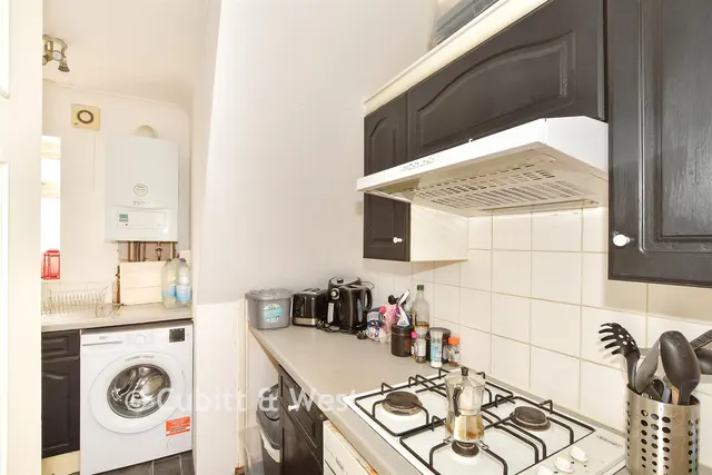 Queens Road, East Grinstead, RH19, photo 2