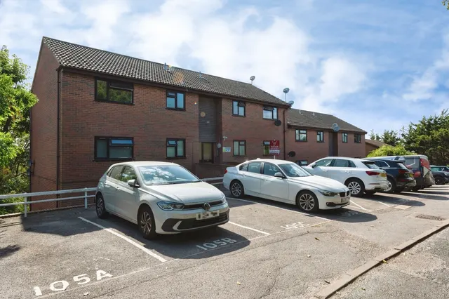 Mounts Road, Greenhithe, DA9, photo 1