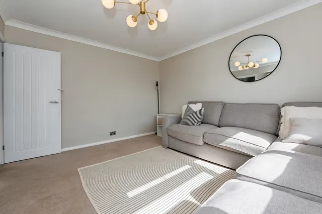 Mounts Road, Greenhithe, DA9, photo 3