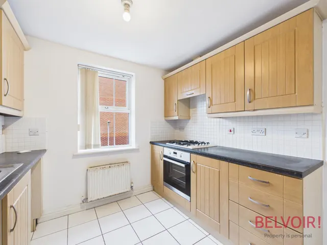 Photo 2 — Barrowsgate, Newark, NG24
