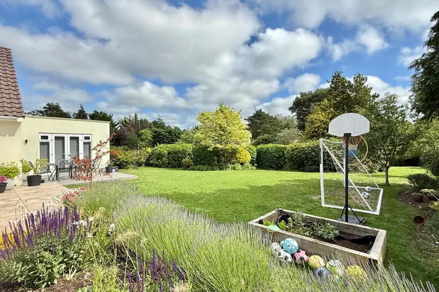 Oaks Drive, St. Leonards, BH24, photo 3