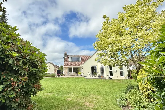 Oaks Drive, St. Leonards, BH24, photo 1