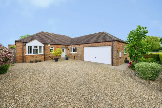 Bells Drove, Sutton Saint James, PE12, photo 1
