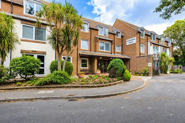 Hunting Gate, Birchington, CT7, photo 1