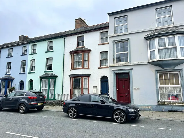 High Street, Tywyn, photo 1