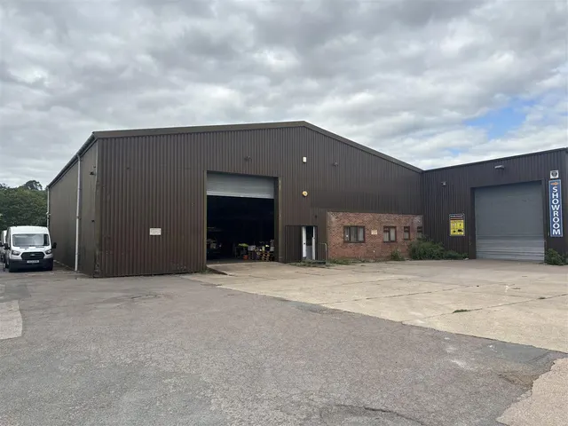Unit 1, Worcester Road, Evesham, photo 1