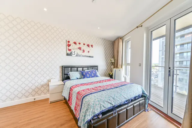 Photo 2 — Flat 38, Venice House, Hatton Road, Wembley
