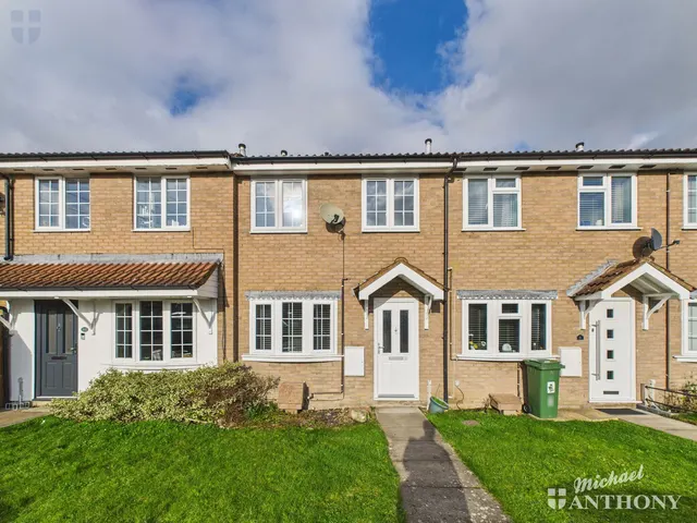 Crocus Drive, Aylesbury, HP21 8YT, photo 1