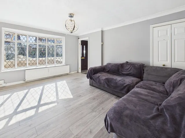 Shefford Crescent, Winstanley, WN3, photo 2