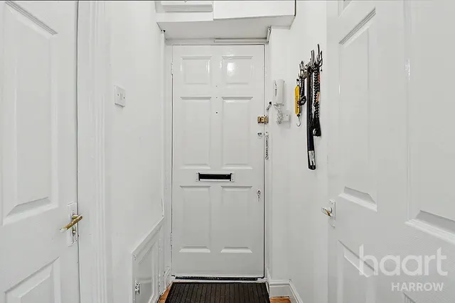 Honeypot Lane, Stanmore, HA7, photo 2