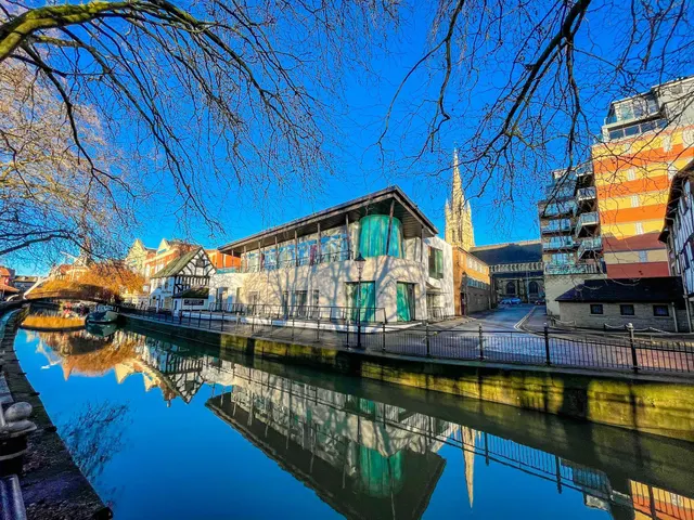 Photo 2 — Waterside North, LINCOLN