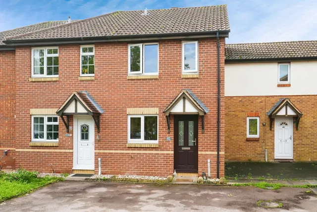 Wensum Drive, Didcot, photo 1