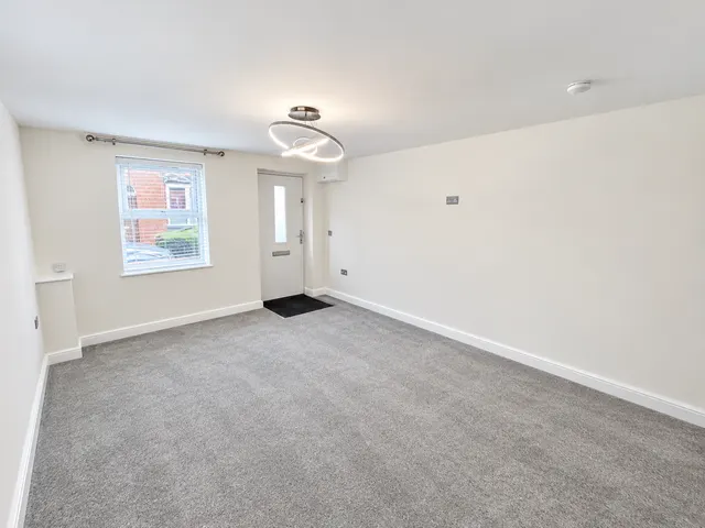 Hope Street, Stockport, SK7, photo 3
