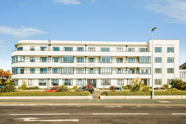 Brighton Road, Worthing, BN11, photo 1