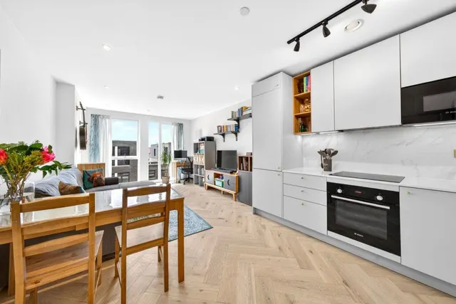 Photo 3 — Ravensbury Terrace, London, SW18