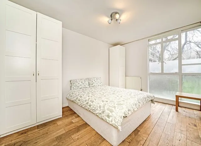 Photo 3 — Hallfield Estate, Hyde Park, W2