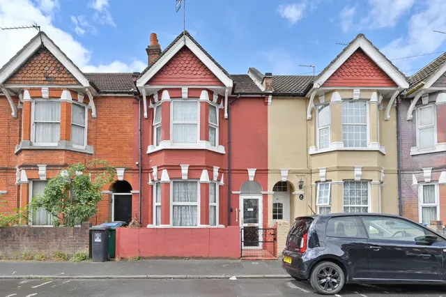 29 Francis Road, Watford, photo 1