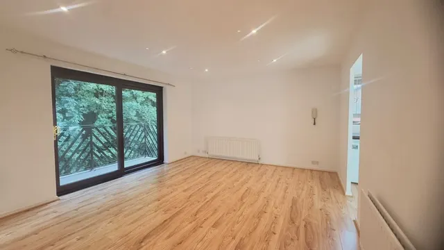 Treetops, Whyteleafe, CR3, photo 3