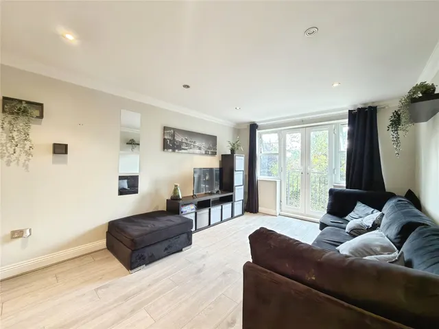 Photo 2 — Forest Road, Binfield, Bracknell, Berkshire, RG42 4AF