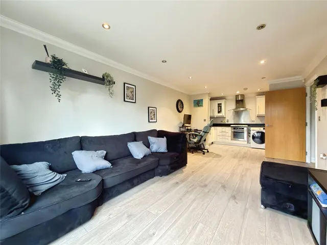 Photo 3 — Forest Road, Binfield, Bracknell, Berkshire, RG42 4AF