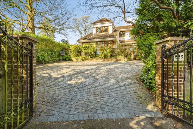 Clydach Road, Swansea, SA6, photo 3