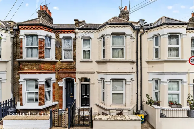 Mossbury Road, London, photo 1