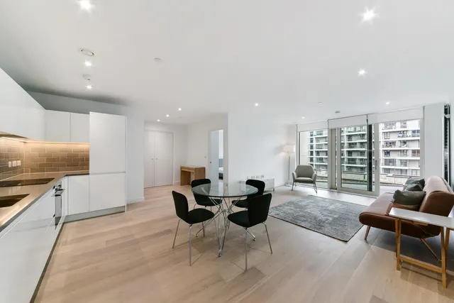 Carrick House, Royal Wharf, E16, photo 1