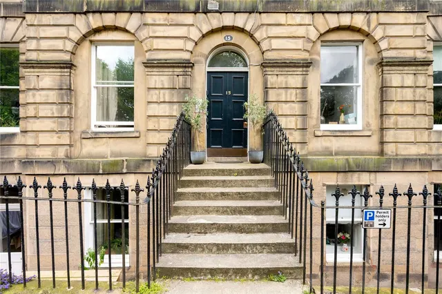 Royal Crescent, New Town, EH3, photo 2