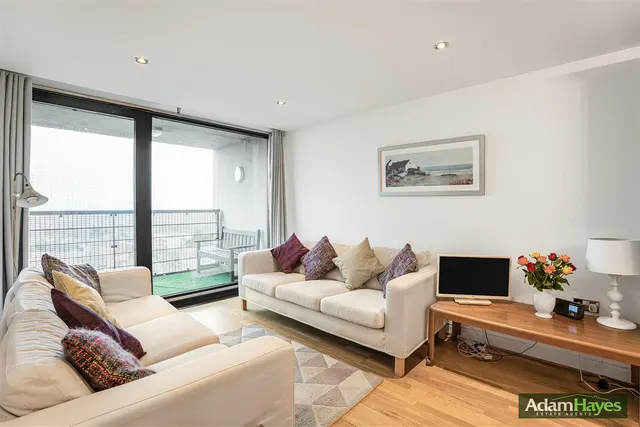 Kingsway, North Finchley, N12, photo 1