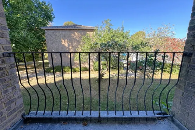 Waters Drive, Staines-upon-Thames, TW18, photo 2
