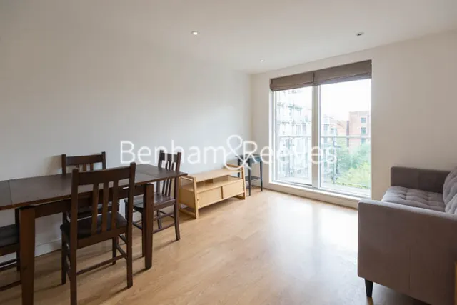 Sargasso Court, Bow, E3, photo 3