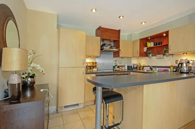 Smugglers Way, SW18, photo 2