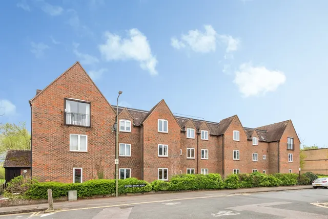 1 bedroom flat — Water Eaton Road, Oxford